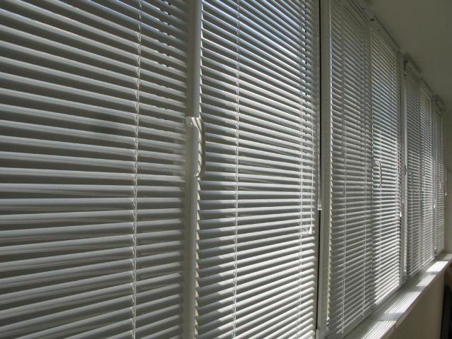 АЛЮМИНИЕВЫЕ ГОРИЗОНТАЛЬНЫЕ ЖАЛЮЗИ АЛЮМИНИЕВЫЕ ГОРИЗОНТАЛЬНЫЕ ЖАЛЮЗИ