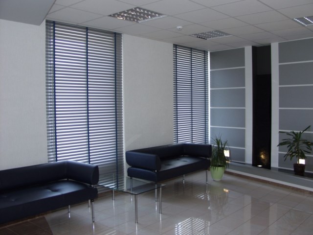 АЛЮМИНИЕВЫЕ ГОРИЗОНТАЛЬНЫЕ ЖАЛЮЗИ АЛЮМИНИЕВЫЕ ГОРИЗОНТАЛЬНЫЕ ЖАЛЮЗИ