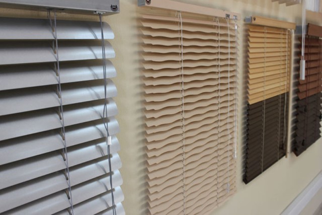 АЛЮМИНИЕВЫЕ ГОРИЗОНТАЛЬНЫЕ ЖАЛЮЗИ АЛЮМИНИЕВЫЕ ГОРИЗОНТАЛЬНЫЕ ЖАЛЮЗИ