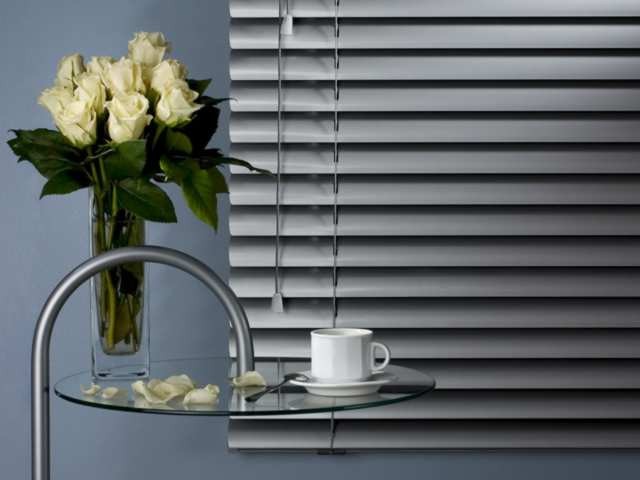 АЛЮМИНИЕВЫЕ ГОРИЗОНТАЛЬНЫЕ ЖАЛЮЗИ АЛЮМИНИЕВЫЕ ГОРИЗОНТАЛЬНЫЕ ЖАЛЮЗИ