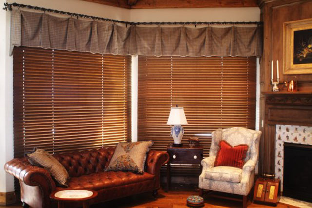 ГОРИЗОНТАЛЬНЫЕ ЖАЛЮЗИ ИЗ ДЕРЕВА